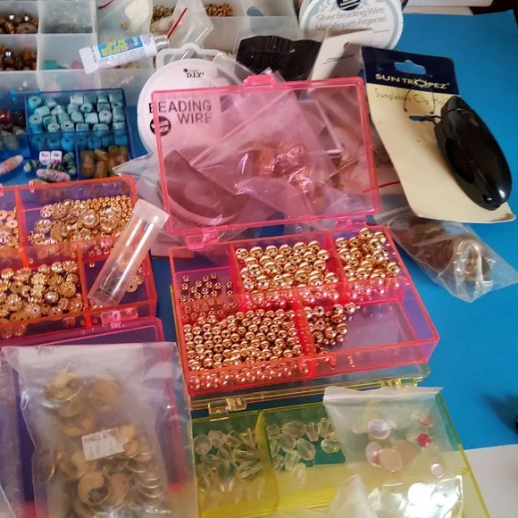 Large Mixed Jewerly Making Lot. - Picture 4 of 8